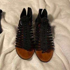 Vince Camuto 9.5 Sandals